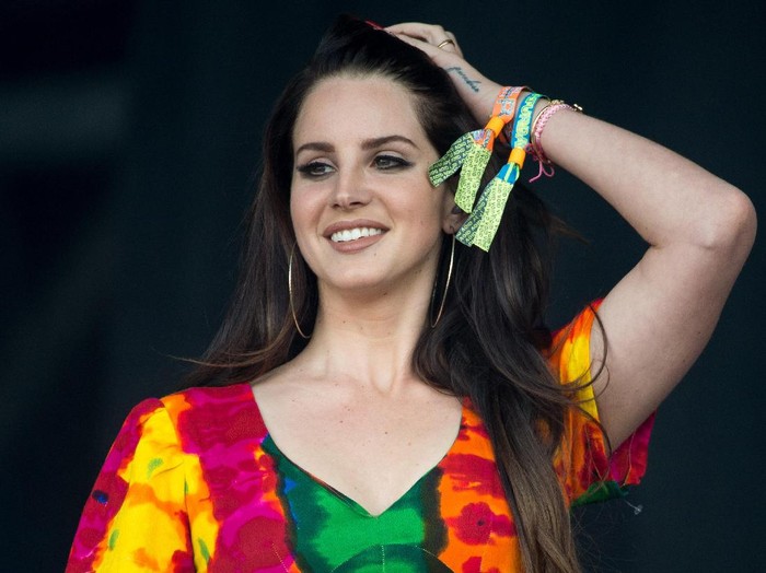 CARSON, CA - MAY 20:  Singer Lana Del Rey performs onstage at KROQ Weenie Roast y Fiesta 2017 at StubHub Center on May 20, 2017 in Carson, California.  (Photo by Alberto E. Rodriguez/Getty Images for CBS Radio Inc.)