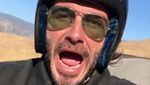 David Beckham Naik Moge Sambil Selfie