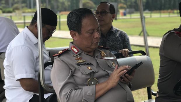 Massa 287 mulai bergerak dari Masjid Istiqlal menuju Gedung MK.
