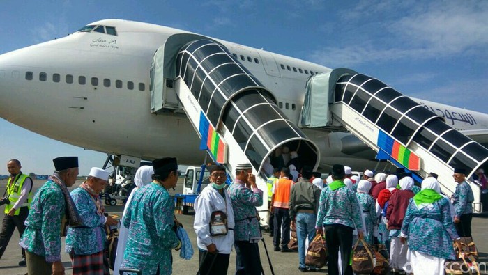 9.804 Calon Haji dari Embarkasi Surabaya Belum Terima Visa