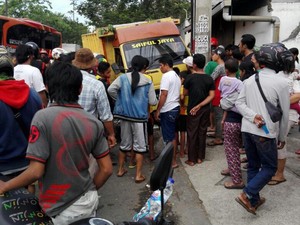 Tabrak Tiang Telepon, Sopir Truk Tewas di Lokasi
