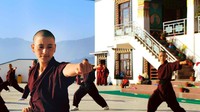 Umur mereka pun diketahui bervariasi dari 10 sampai 25 tahun. Baik muda atau tua, semua sama-sama diajarkan Kung Fu (Swati Jain/BBC Travel)