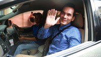 Tak lama setelahnya Atalarik Syah pun tiba. Pool/Palevi S/detikFoto.