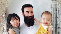 Terima kasih untuk semua orang yang telah mendukung kami dengan simpati, doa, cinta dan sumbangan mereka. Kami sangat terharu akan kemurahan hati Anda dan bersyukur atas semua yang telah Anda berikan pada kami dalam masa sulit ini, demikian tulis keluarga Kawa.  (Foto: Instagram Desmond Sweeney)