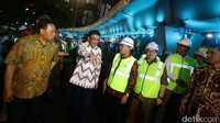 Open traffic yang dihadiri oleh Djarot tersebut dilakukan di pintu utara di samping Polda Metro Jaya, depan halte TransJakarta Semanggi.