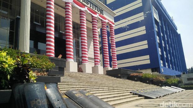 Jelang Aksi 287, Polisi Siaga di Gedung MK