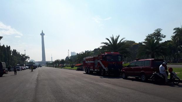 Aksi 287, 2 Water Cannon dan 4 Barracuda Siaga di Patung Kuda