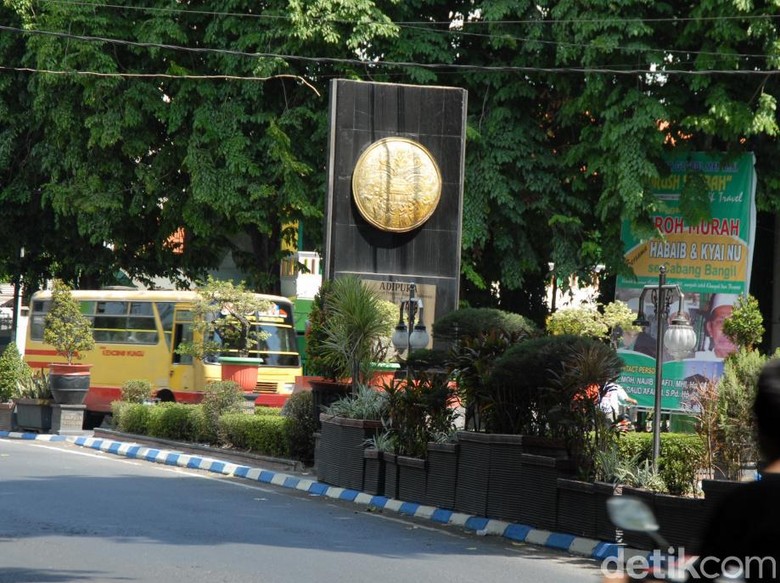 Pemkab Pasuruan Percantik Taman Batas Kota Targetkan Adipura Kencana Pemkab Pasuruan Percantik Taman Batas Kota Targetkan Adipura Kencana