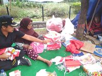 Bupati Purwakarta Borong Bendera yang Dijual Pasutri Lansia di Bandung