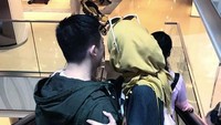 Kemesraan Irwan dan Zaskia tampaknya sukses membuat netizen iri. Dok. Instagram/irwansyah_15