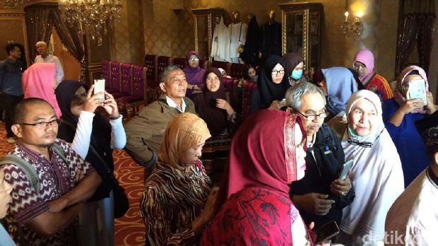 Merasa Ditipu, Jemaah First Travel Teriak: Andika Anniesa 'Jambu'!
