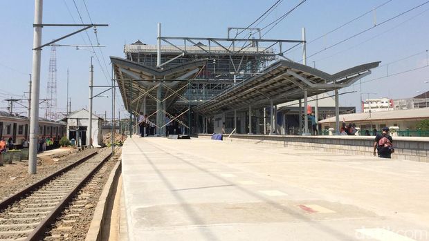 PT KCJ Uji Coba Sinyal dan Listrik KRL Rute Jakarta Kota-Cikarang
