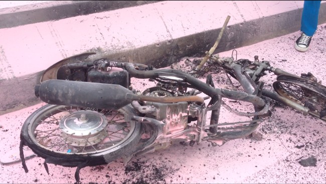 Berita Populer: Pria Bakar Motor karena Ditilang, Pejabat Naksir Esemka