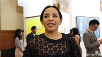 Tetap cantik ya walau tanpa makeup. (Foto: Angel Pieters (Hanif/detikHOT)