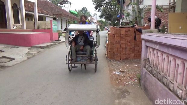 11 Tahun Menabung, Tukang Becak di Tasikmalaya Naik Haji