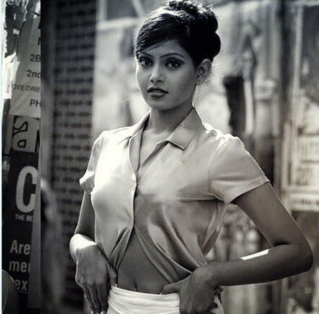 Bipasha Basu yang membintangi film Doom 2, sudah memulai kariernya di dunia hiburan sejak usia 15 tahun. Inilah fotonya ketika baru memulai karier. Foto: Istimewa