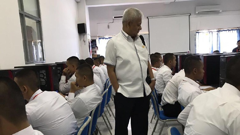 Kompolnas Dukung Pembatalan Rencana Pj Gubernur dari Pati Polri Kompolnas Dukung Pembatalan Rencana Pj Gubernur dari Pati Polri