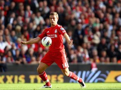 Jordan Henderson gagal memenuhi ekspektasi usai didatangkan Liverpool di 2011-12. Dia bahkan sempat ditawarkan pada Fulham hanya semusim usai pindah ke Merseyside. Untungnya, Henderson menolak transfer itu dan berhasil menjadi pemain tak tergantikan Liverpool bahkan menjadi kapten. Foto: Clive Brunskill/Getty Images