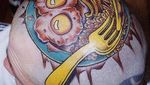 Terlalu Cinta Makanan, Intip Kreasi Tato Unik di Jari Sampai Kepala Orang Ini!