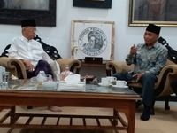 Ketua KPK berbincang dengan Gus Sholah.