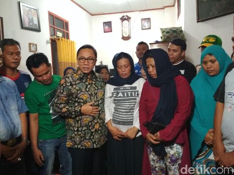 Datangi Rumah Duka Ricko, Ketua MPR Serukan Damai antar Suporter