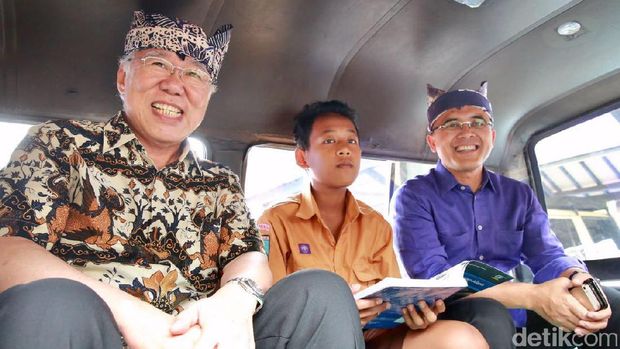 Banyuwangi Luncurkan Angkutan Pariwisata dan Angkutan Pelajar Gratis