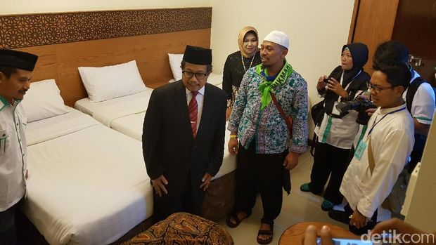 Sambutan istimewa untuk jemaah haji. 