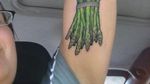 Terlalu Cinta Makanan, Intip Kreasi Tato Unik di Jari Sampai Kepala Orang Ini!