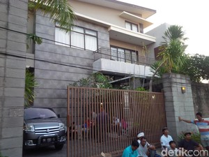 Bareskrim Polri dan Polisi China Gerebek Rumah Mewah di Bali