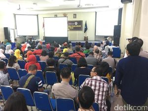 Hasil Ujian Realtime Bikin Kerabat Calon Taruna Akpol Deg-degan
