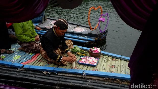 Ruwatan ini pun diadakan lebih awal sebelum Dieng Culture Festival (Uje/detikTravel)