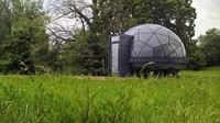 Rumah berbentuk setengah bola ini rancangan biro arsitek Slovenia, Smartdome Construction. (Inhabitat)