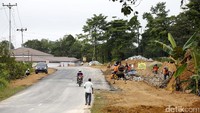 Proyek pembangunan jalan trans Kalimantan mencapai total keseluruhan 1.920 KM. Rachman Haryanto/detikcom.