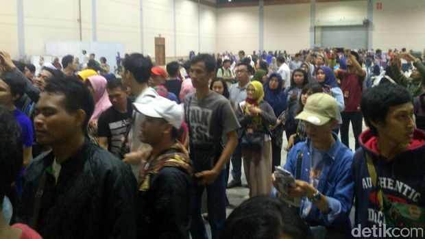 Usai Dibuka Menteri, Pengantre Kereta Api Travel Fair Desak-desakan