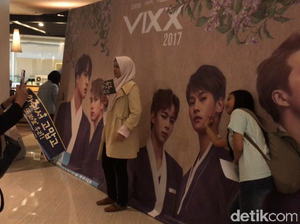 Hujan Tak Surutkan Antusiasme Fans di Fan Meeting VIXX