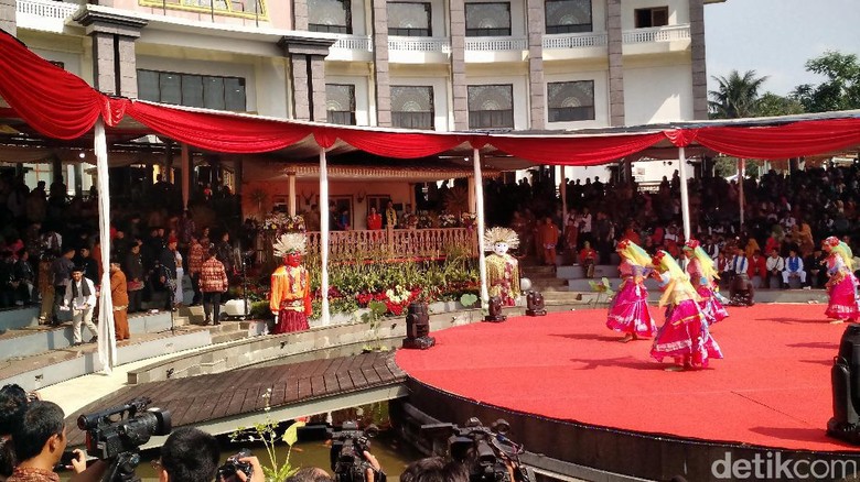 Jokowi: Intervensi Peradaban Barat Sudah Mendesak Kita