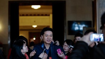 Robin Li pendiri mesin cari Baidu. Kedua orang tuanya karyawan pabrik. Li anak keempat dari 5 bersaudara, pria satu-satunya. Sejak kecil, Robin merasakan cukup banyak tekanan, ia tumbuh besar di era revolusi China. Sebagai karyawan pabrik, orang tuanya tak bisa memberi hidup yang bermewah-mewah. Tapi Li sangat pintar dan berhasil meraih beasiswa kuliah di Amerika Serikat. Foto: Getty Images
