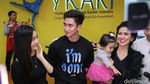 Tatapan Mesra Verrell Bramasta pada Natasha Wilona