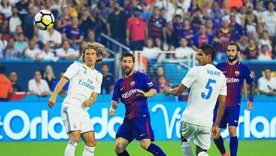 El Clasico di AS Milik Barcelona