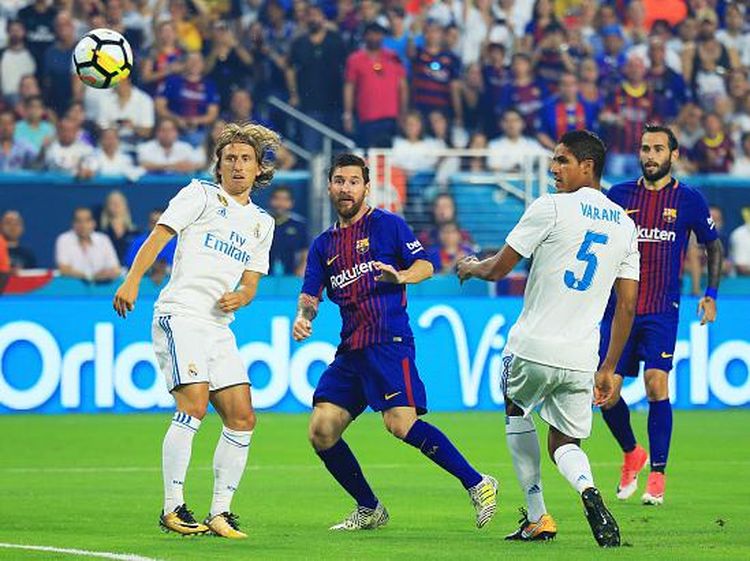 El Clasico di AS Milik Barcelona