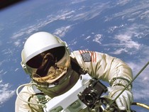 Begini Cara Ilmuwan Pertama Kali Mengambil Foto Bumi dari Luar Angkasa