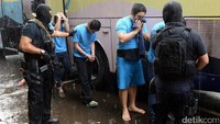 Kepolisian masih mendalami apakah kasus penipuan di Surabaya, Bali dan Jakarta merupakan satu jaringan atau tidak. 