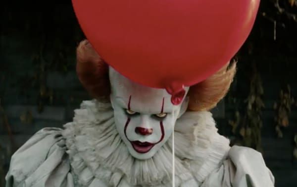 Bill Skarsgard, aktor pemeran Pennywise di film It