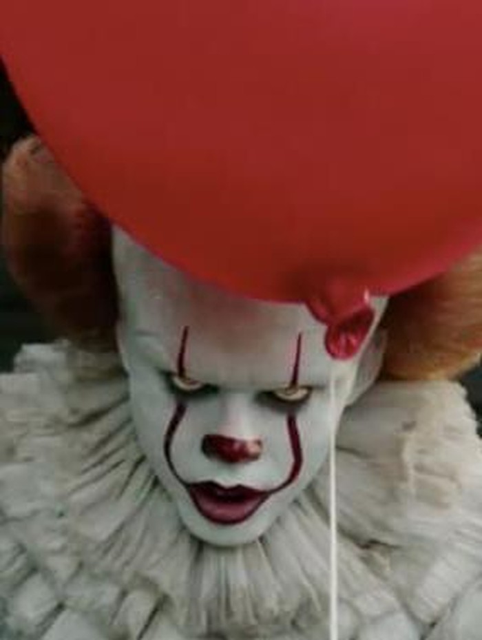 Bill Skarsgard Bill Skarsgard, aktor pemeran Pennywise di film It