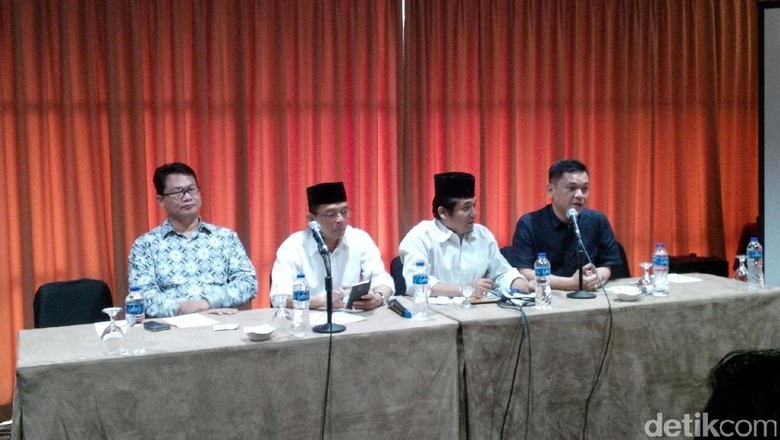 Golkar: Capres Lawan Jokowi Akan Muncul Pertengahan 2018 Golkar: Capres Lawan Jokowi Akan Muncul Pertengahan 2018