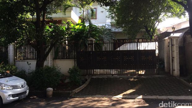WNA yang Digerebek di Pondok Indah Masih Dikumpulkan di Satu Rumah