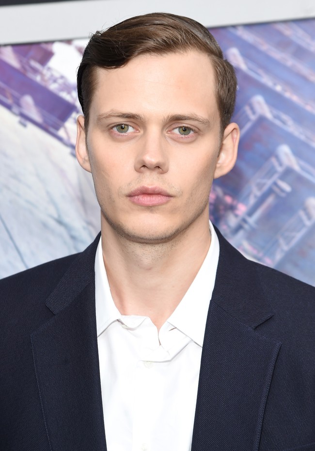 Nama belakang Skarsgard memang tak asing lagi di dunia hiburan. Ketiga kakak Bill, Alexander, Gustav dan Stellan Skarsgard juga aktor ternama. Foto: Dok. Getty Images