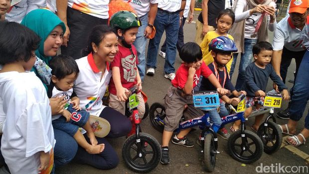 Menteri Rini Hadiri Ultah BNI