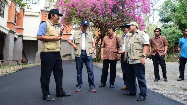  Sampah Plastik Jadi Aspal