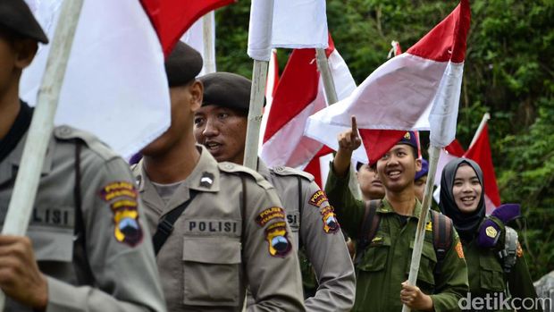 Bendera Raksasa di Petungkriyono Tandai Peringatan Bulan Merdeka